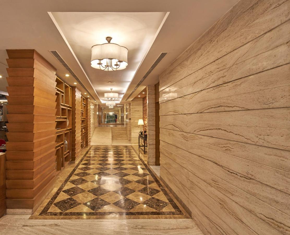 Royal Orchid Central Grazia, Наві-Мумбаї Екстер'єр фото