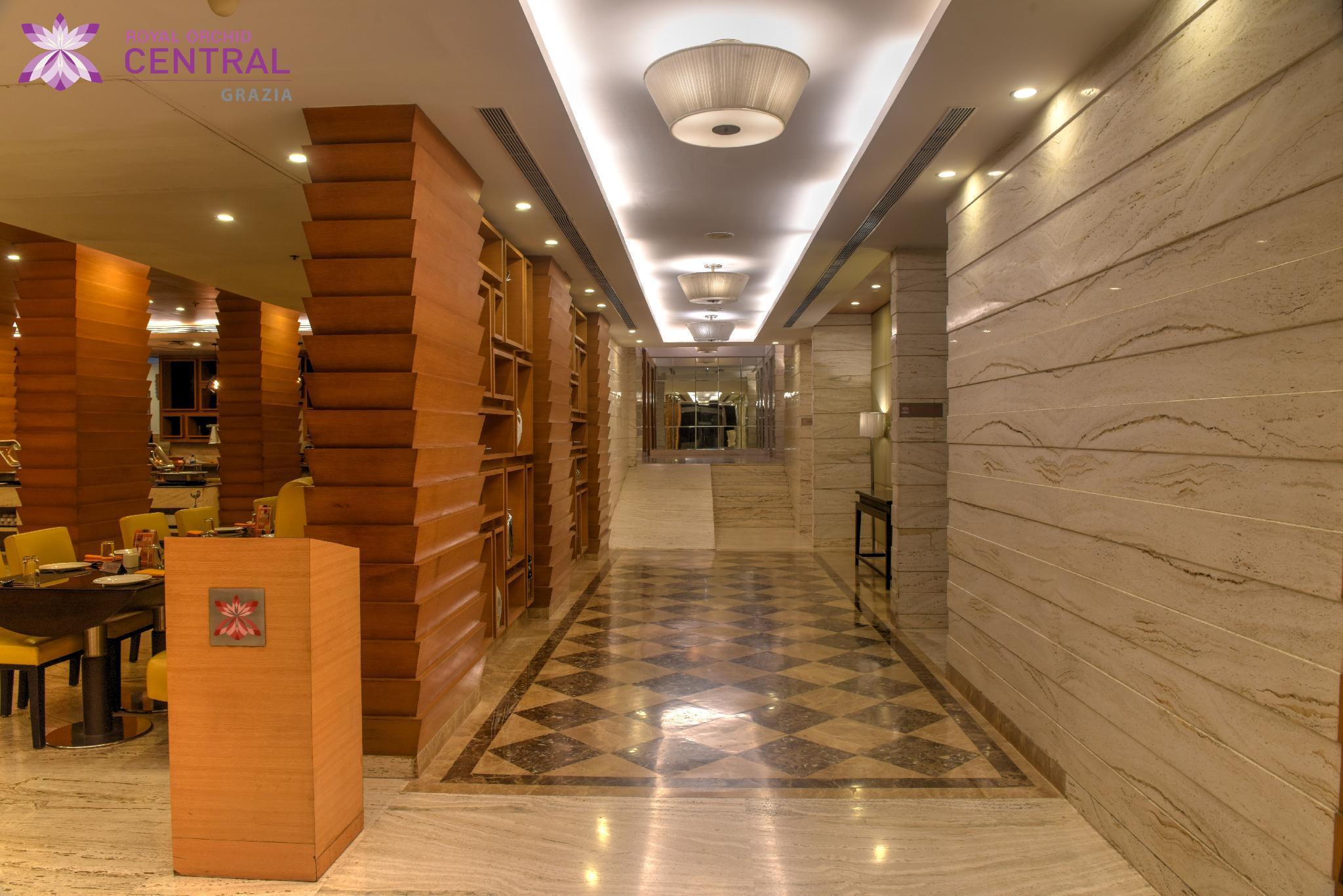 Royal Orchid Central Grazia, Наві-Мумбаї Екстер'єр фото
